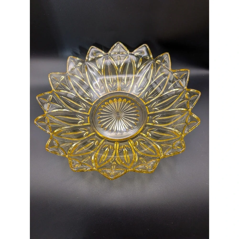 Vintage Carnival FEDERAL GLASS Yellow Flower Petal Pattern Bowl